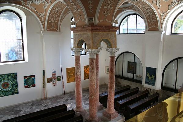 Interir mikulovsk synagogy